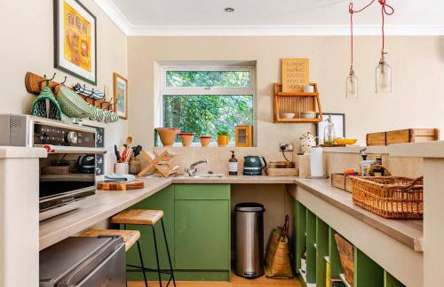 The Old Pool House, Stylish Large Studio in Private Country Estate with Air Con - Foto 14