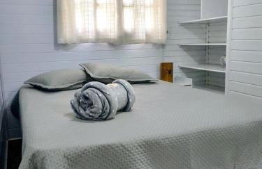 Chalé de 2 dormitórios com piscina e churrasqueira - Foto 24