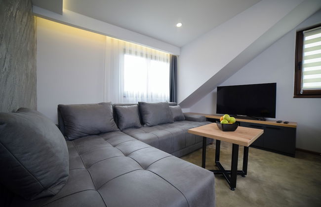 Lakeside Residence - Photo 8