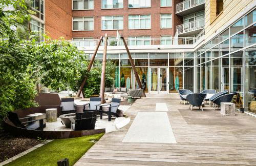 Posh 2BR Retreat Gym, Prkng and Scenic Rooftop - Photo 65