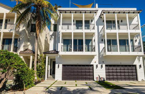 Walk to Hollywood Beach: Luxury Family Getaway! - Photo 2