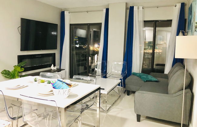 2701 · Luxury Lakefront Unit With Pool Views - Foto 25