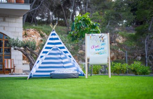 Olive Hill House - ground floor - Photo 23