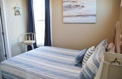 3BR Waterfront Home Fishing Boating Views - Foto 12