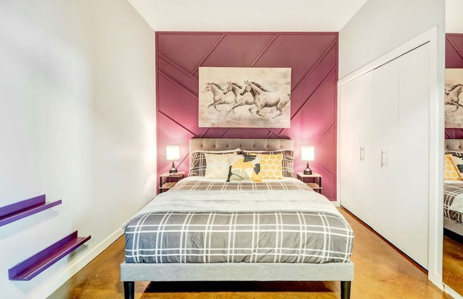 Downtown Condo w Incredible Views and BBQ - Photo 5