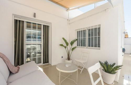 ELEVEN Apartments Real de la Carretería, by Homing U - Photo 2