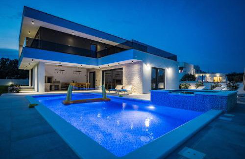 Villa MaEm in Central Istria for families with Sauna, Whirlpool & Sea View - Foto 2