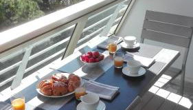 Grand studio climatisé en bord de mer avec parking sécurisé - Foto 2