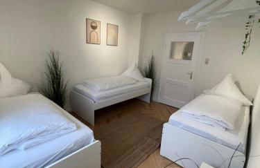 ZORO - 4 Zimmer- Küche - Balkon - Foto 3