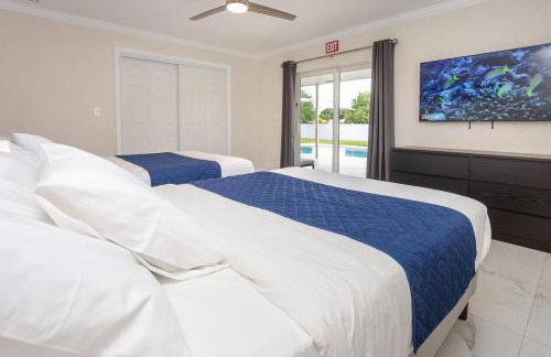 Amazing 5BR Villa Heated Pool near Hard Rock - Foto 28