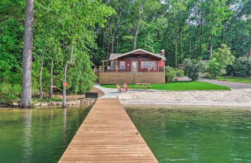 Waterfront Lake Martin Home with Grill and Beach! - Foto 1