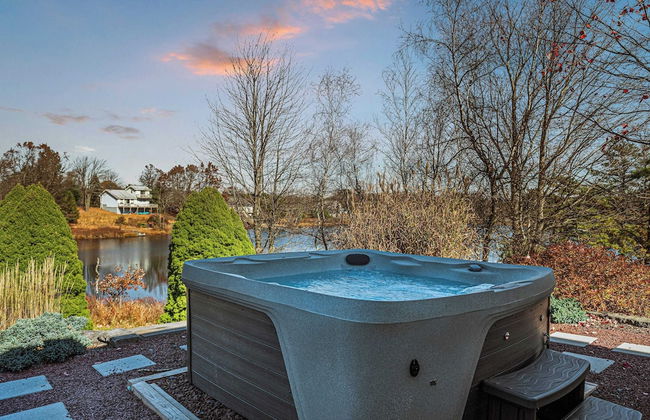 Laker's Pointe by Avantstay Lakefront Private Peninsula Hot Tub, Game Room - Foto 5