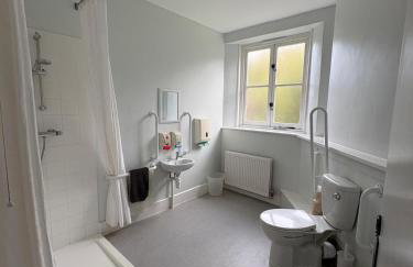 The Farmhouse - Photo 20