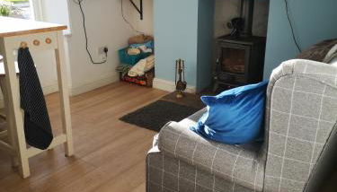 Beside the Bay - Photo 3