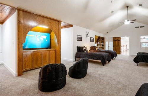 Relax In Private Pool & Cozy Gazebo At Param Farms - Foto 34