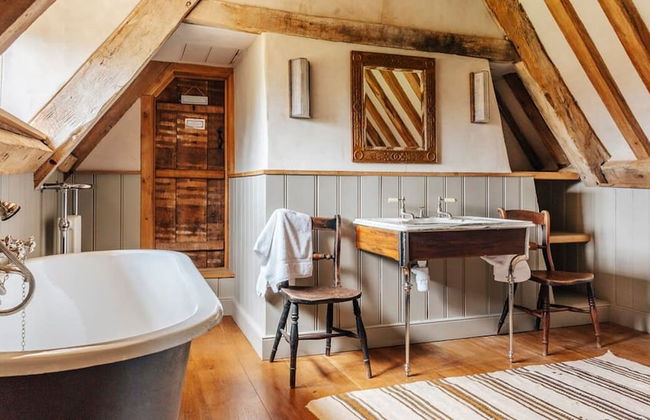 Lavish Tudor Estate Gardens - Sleeps 25 - Foto 30