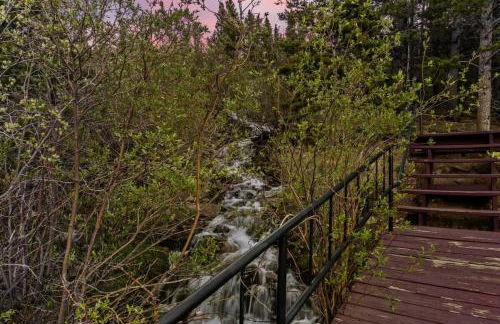 Family Mountain Getaway w Hot Tub and Amazing Views! Close to Hiking & Skiing - Foto 44