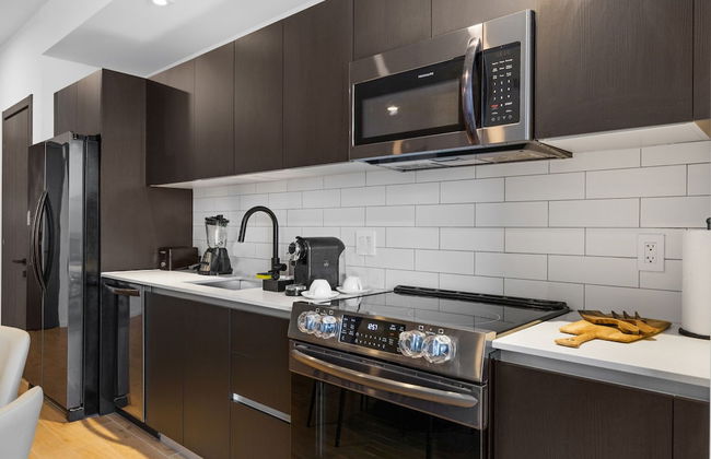 Luxurious Condo Downtown Miami Heart - Photo 19