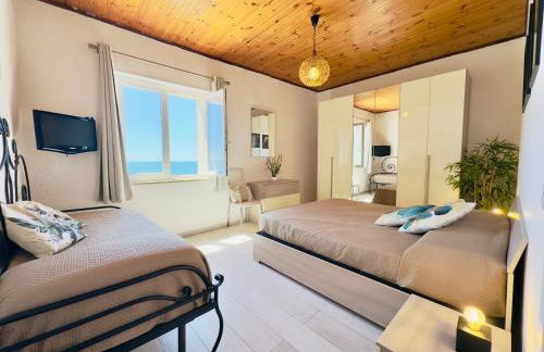 Athena Sea front Apartment, Parking & Pool - Foto 4