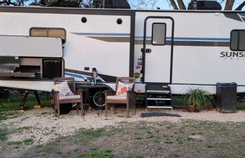 River RV, Romance Glamping Pup Paradise Riverside - Foto 4
