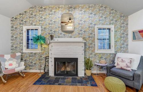 Chic chalet w/ hot tub, ping-pong, arcade bball - Foto 24