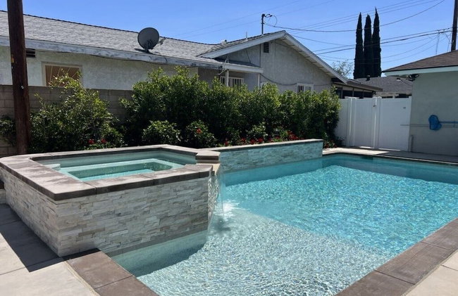 Beautiful Remodel 3 Bedroom 2 Bathroom Home With Pool & Jacuzzi - Foto 43