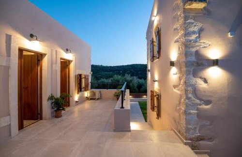 Pavlina Villa , a hidden gem with heated pool and ping pong! - Photo 71