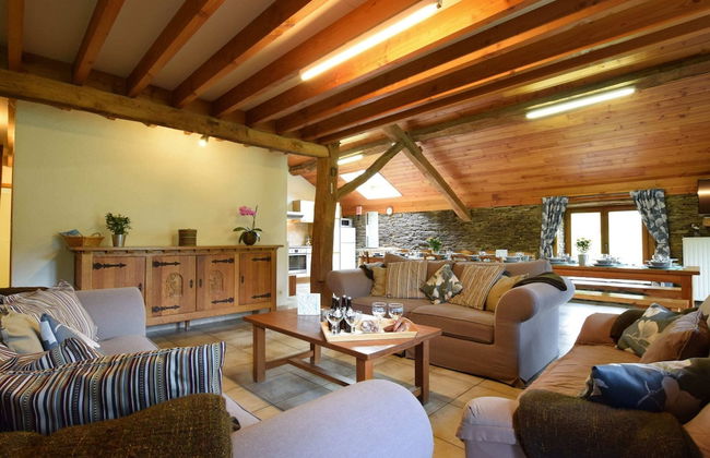 Lovely Holiday Home In Frahan With Terrace - Photo 12