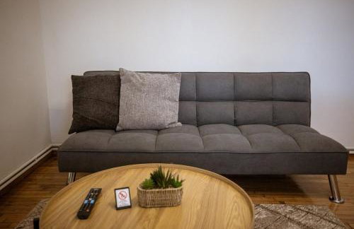 Riverside Escape ,modern residence with courtyard - Photo 16