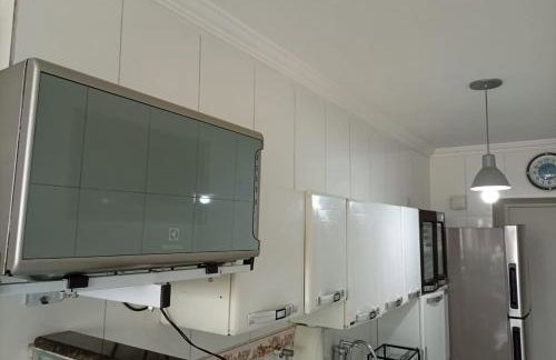 Apartamento espaçoso com 3 quartos para até 6 pessoas, Garagem coberta dentro do condomínio e Check-in Automático via Fechadura com senha - Foto 27