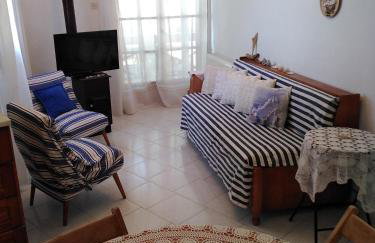 Kamari Beach guest house - Photo 32