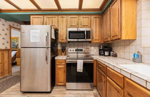 Toste Cabin- Spacious 3BR Cabin in East Village! - Foto 7