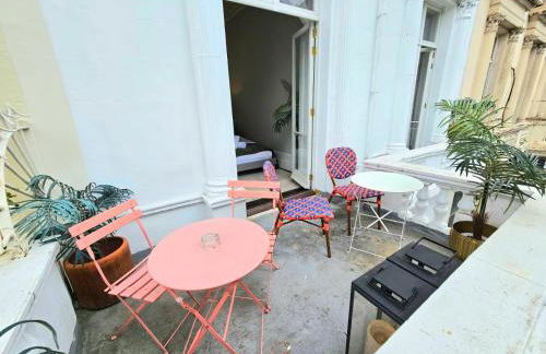 Stunning Hyde Park Home with Private Balcony & Lift Elevator Access - Foto 15