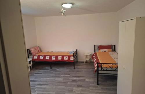 Zwei separate Zimmer im 1 OG Ideal für Montüeren oder Studenten WG - Foto 13