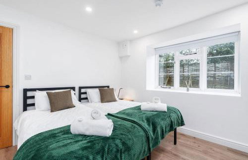 Dovedale Manor - Photo 13