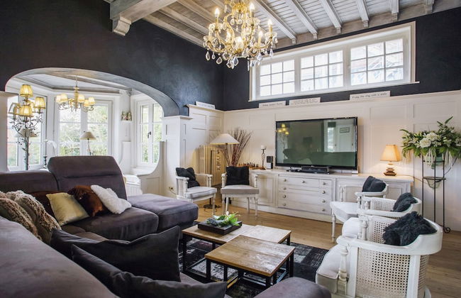 Beautiful Villa Near the Sea - Photo 20