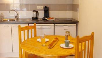 Les Hauts de Calvisson - Résidence de vacances familiale - Piscine toute l'année - Photo 5, stove