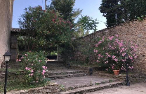 Haut de maison et piscine dans un domaine viticole - Foto 3