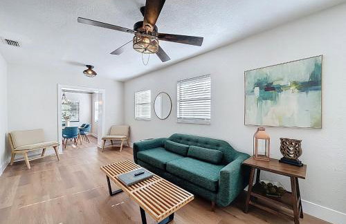 Newly Renovated | Minutes to Riverwalk & Beaches | Tampa Heights - Foto 4