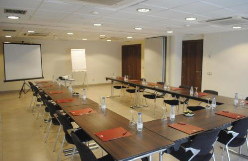 Suites Viena Plaza de España - Photo 28