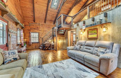 Family-Friendly Tyrone Cabin with Deck Near Hiking - Foto 1