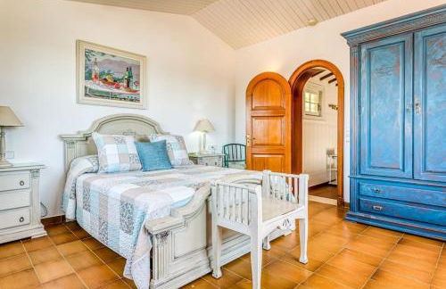 LA CALMA Espectacular villa con jardín y piscina en Menorca - Foto 11