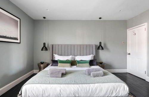 Enchanting 3BR House in Lymington with Garden - Foto 8