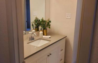 South Side Chic 3Br 1Ba 10mn to McConnell Spirit - Photo 23