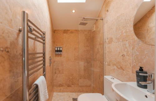 Bridge Apartment - Photo 11