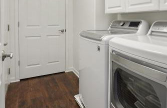 Charming 5BD - UNL 5mins - BBQ, Games & Backyard - Foto 25