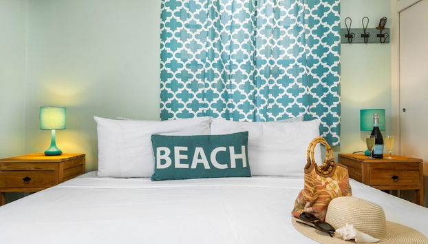 Quiet Cozy Central 2br1ba w Private Pool BBQ - Foto 5, Habitación