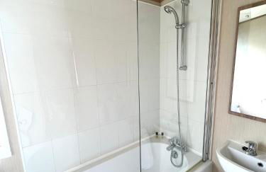 Haven Holiday Home at Kent Coast Allhallows - Photo 16