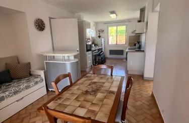 Appartement les Mésanges en rez de jardin -terrasse-2 chambres-parking - Foto 18