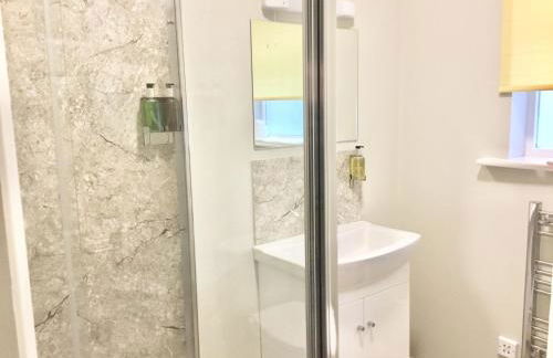 Pinewood Cottage Self Catering Apartments and studio apartments - Photo 19